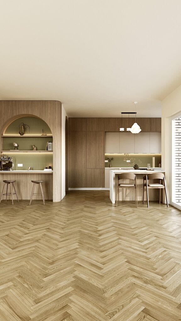Bucătărie open space Japandi cu mobilier din lemn natural, insulă de bucătărie și parchet herringbone – design interior Fabiano Interiors Oradea